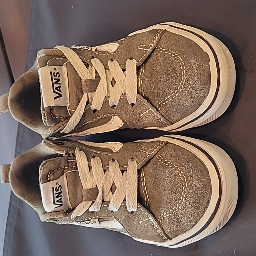 Vans youth lace up shoes